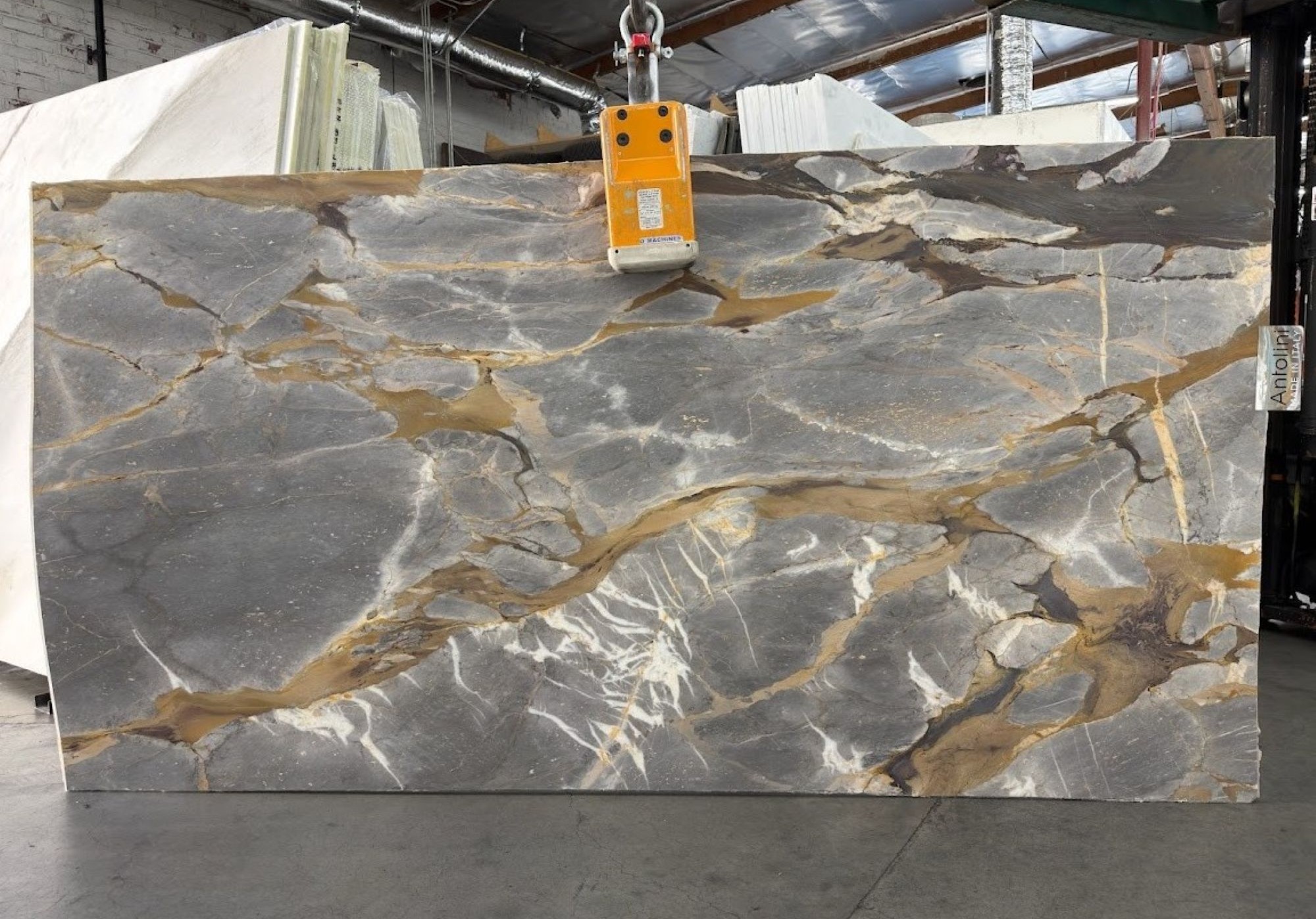 Breccia Versailles B9 